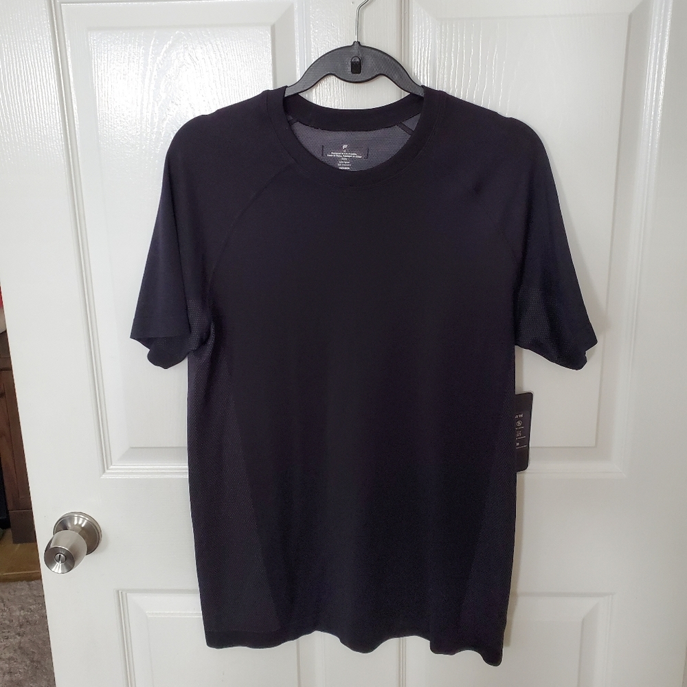 NWT Fabletics Men's Training Day T Size M